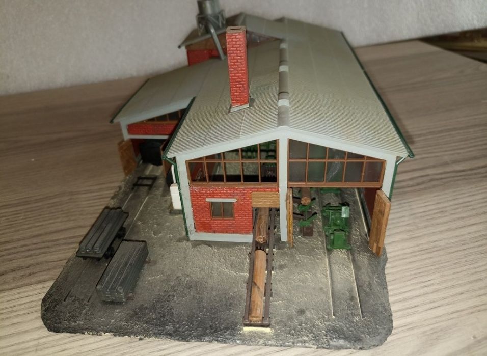 Kibri 39816 depozit trenulet electric H0

Clădire scara 1:87, potrivit