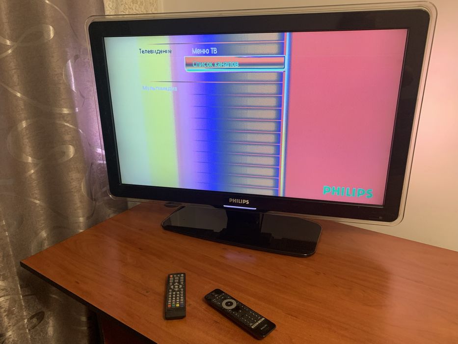 Продам телевизор Филипс.