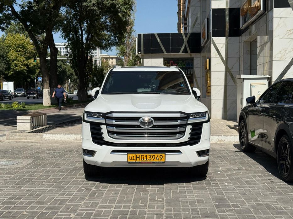 Toyota Land Cruiser 300