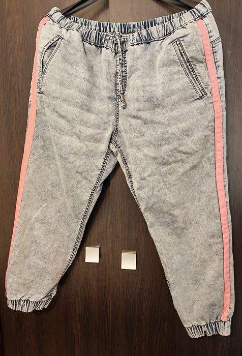 Blugi noi 48-50-52, elastici