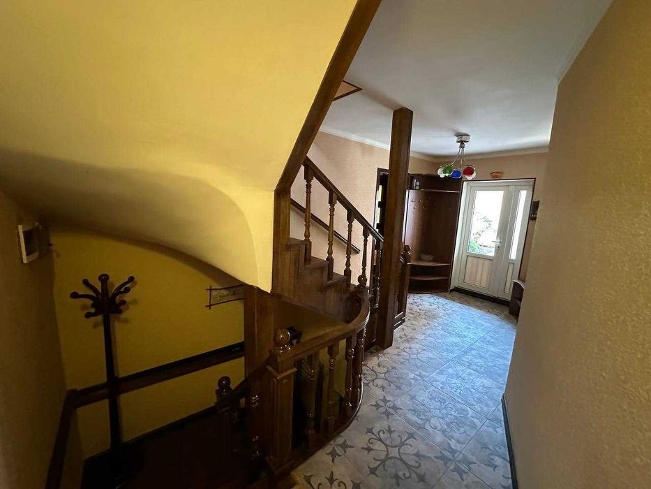 Коттедж. Юнусабад Ц-5, 2,6 соток, 2 этажа, 5 комнат, угловой=