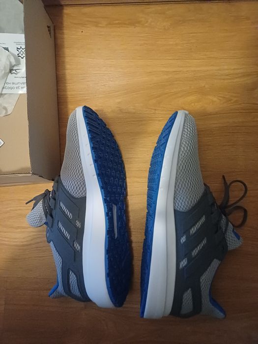 Маратонки adidas 46 2/3 номер