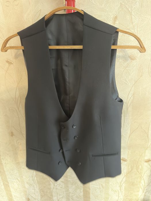 Костюм классика черный новый