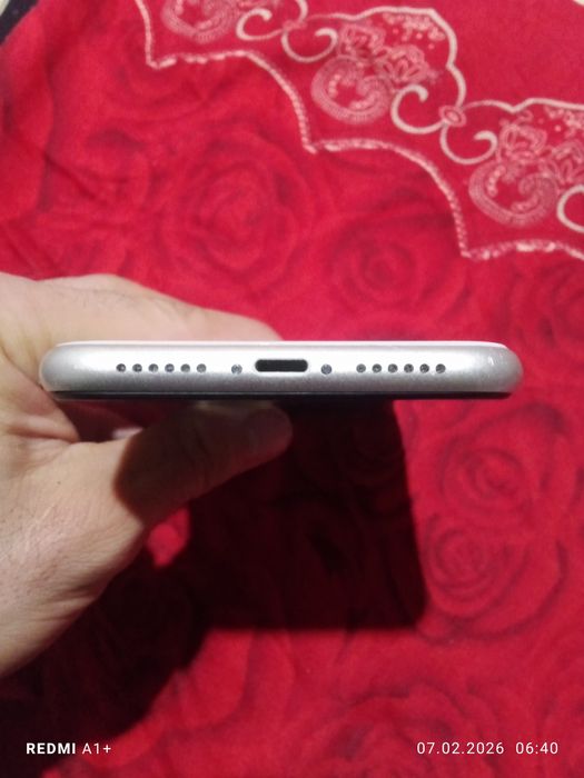 Айфон 11 ақ түсті