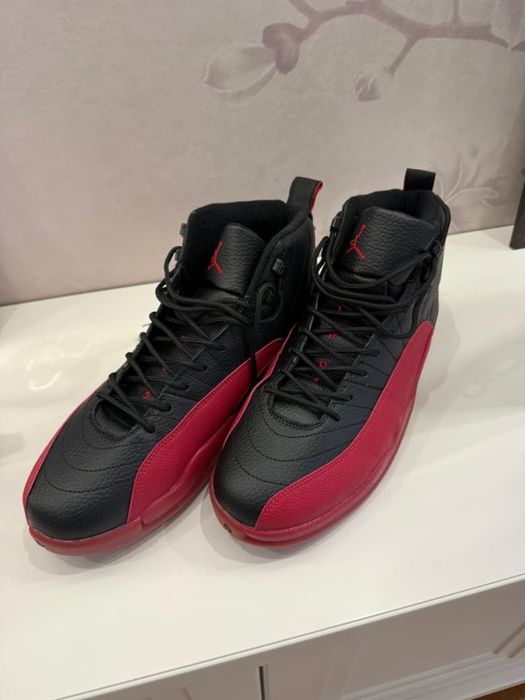 Продам новые кроссовки Air Jordan 12, размер 45