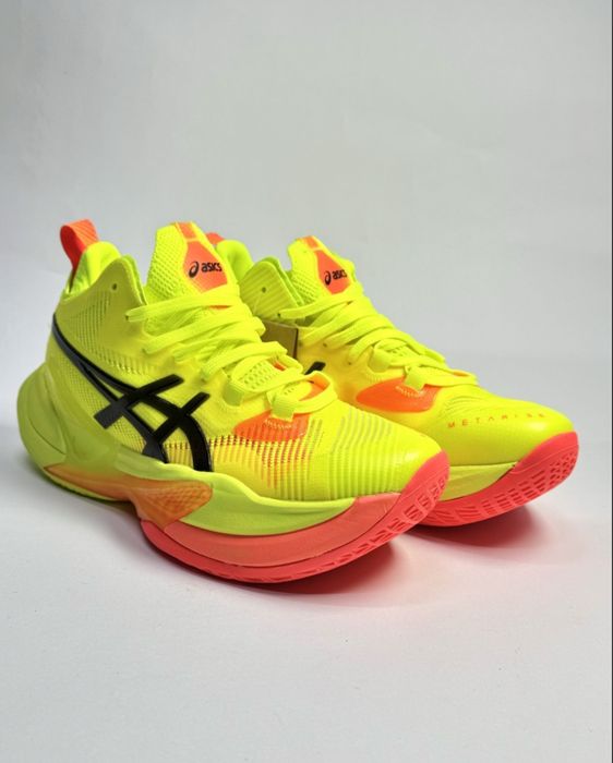 Кроссовки asics новые