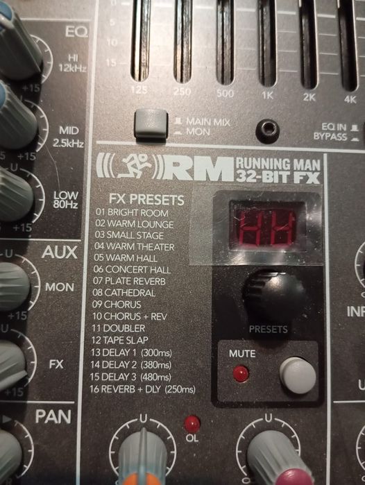 Микшер Mackie ProFx8