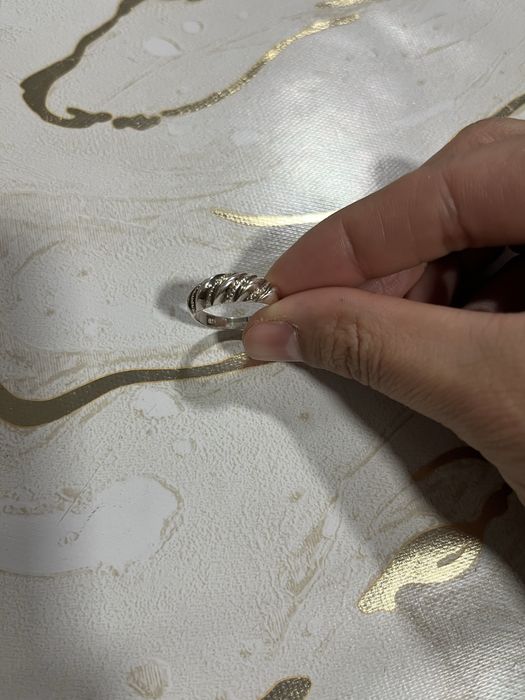 Продам серебряное кольцо
