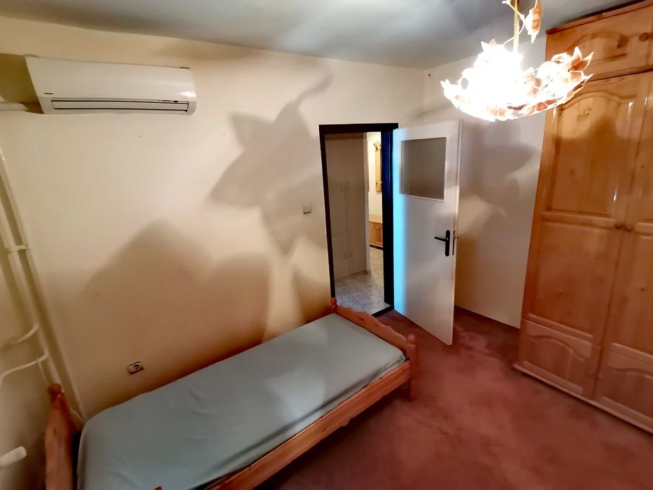 Дава се под наем Двустаен апартамент в Бургас, Изгрев - 68 кв.м за 204 € - Снимка #3