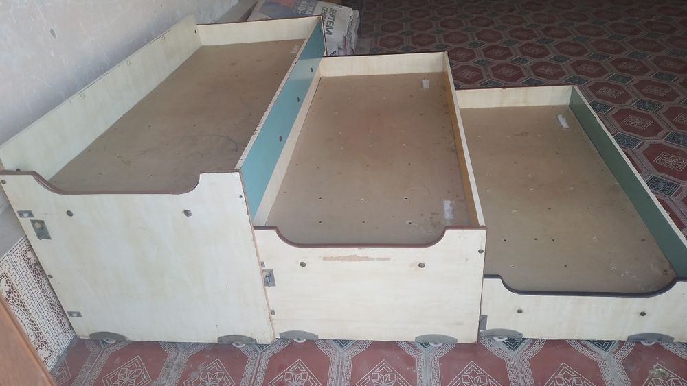 3 etajli bolalar yotogʻi sotiladi