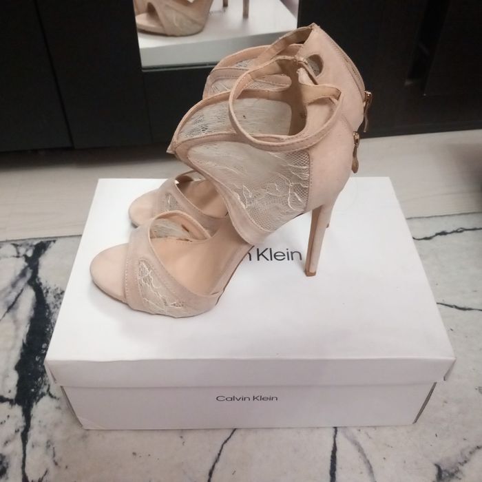 Sandale 36  cu model matase