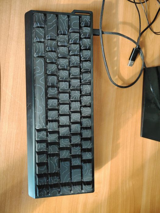 Продам магнитную клавиатуру Mchose Ace 68