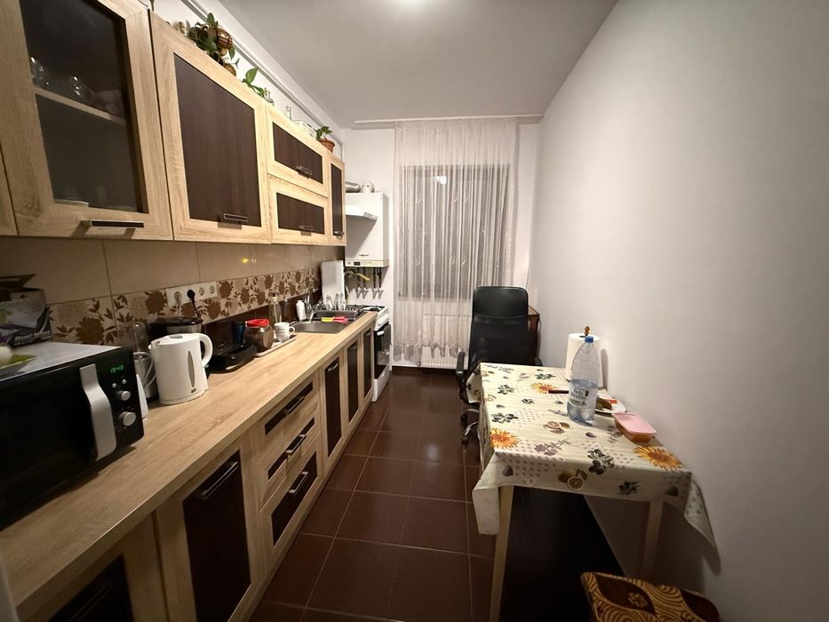 Vand apartament 2 camere Sub Cetate