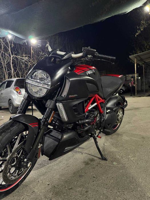 Ducati Diavel Carbon