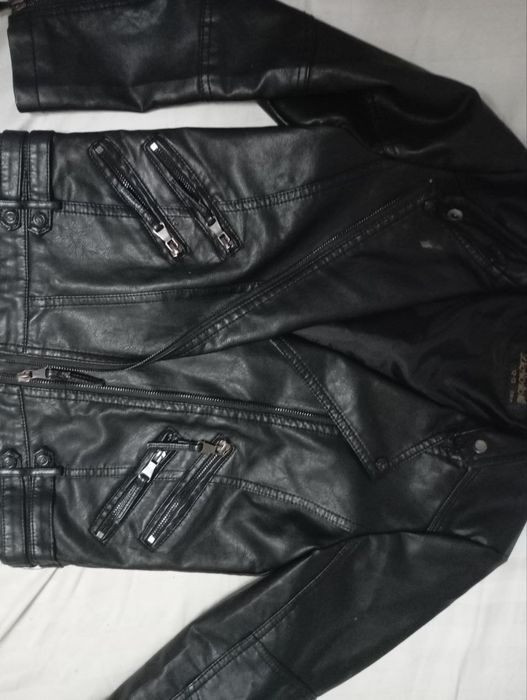 Куртка кожаная для девочки 6-9 лет