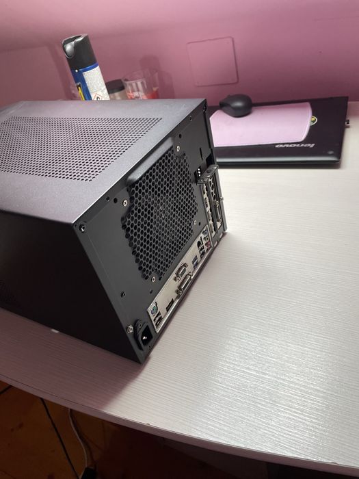 Pc Gaming Fractal Cube, i7 6700K, video 8gb GTX 1070