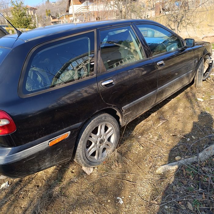 Volvo V40 1.9 dci 115 на части