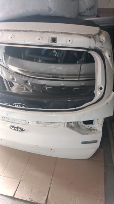 Крышка багажа кия спортедж