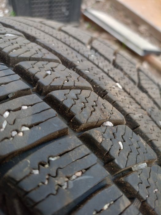 Продам зимнюю резину R15