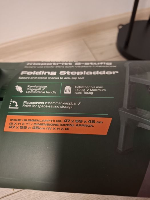 Scara pliabila 2 trepte,150 kg sarcina,ușoară si practica la orice