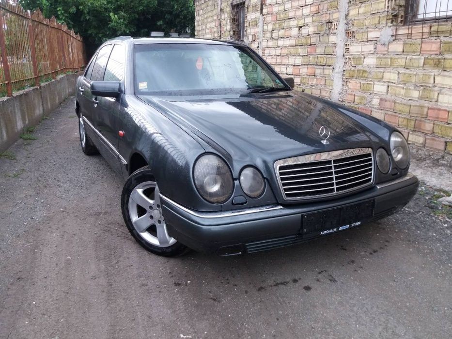 Мерцедес Е 300 95г