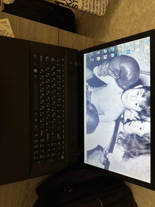 Продаю ноутбук буу