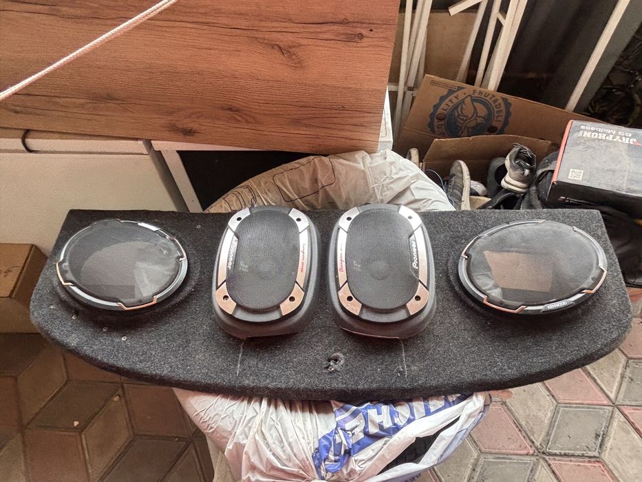 Полка задный приора с динамикой