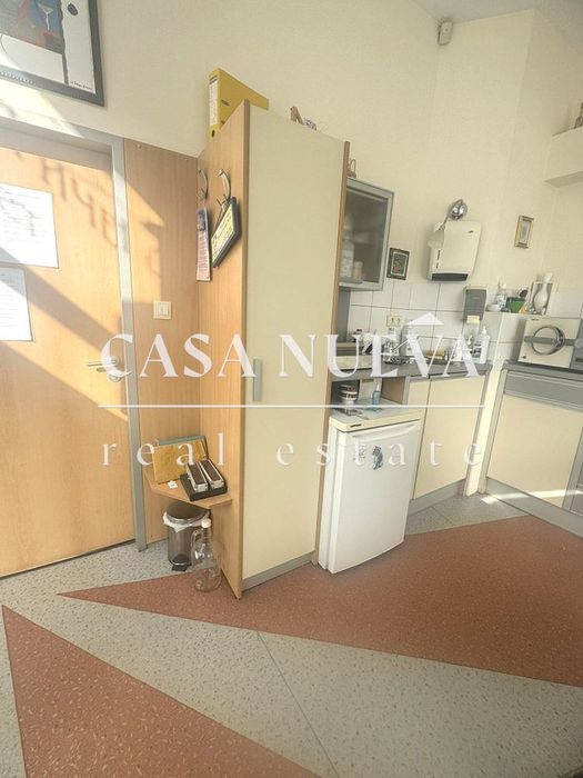 Дава се под наем Офис в Перник, Център - 20 кв.м за 997.05 € - Снимка #4