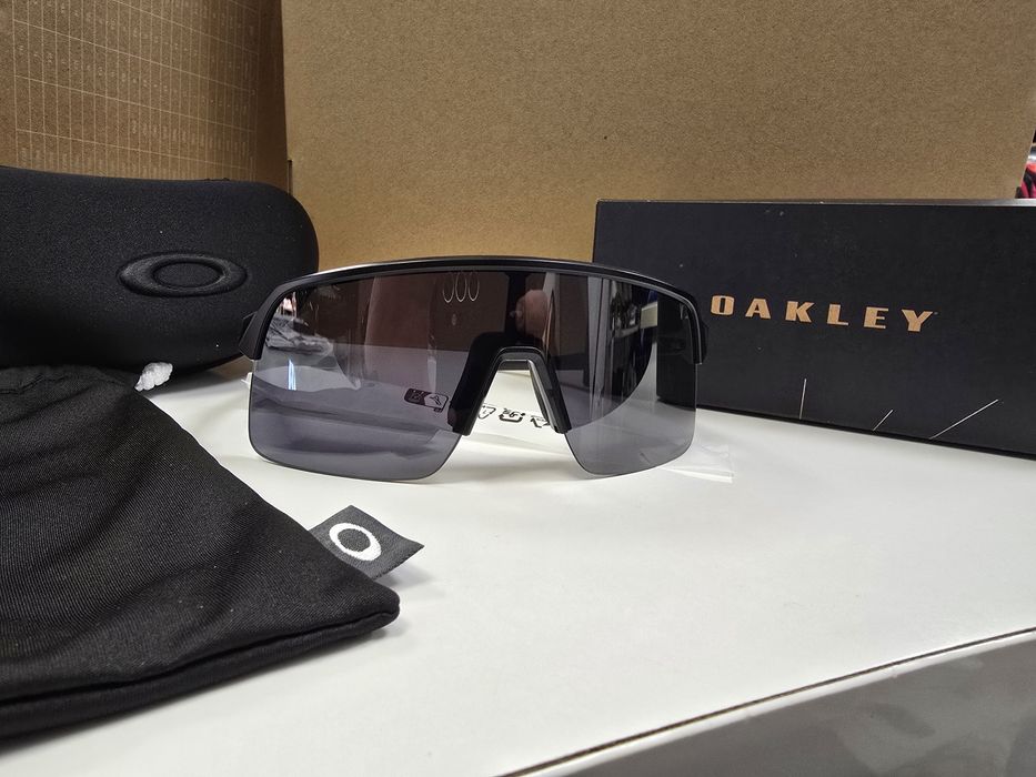 Ochelari Oakley Sutro Lite