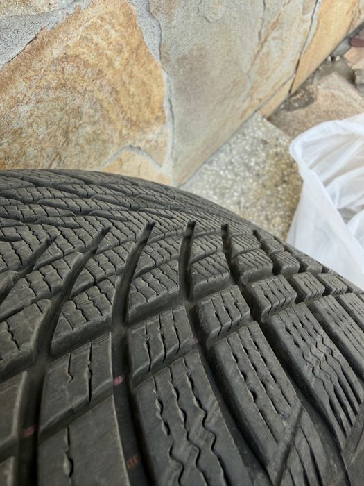 235/45/18 зимни GoodYear ultragrip performace 3