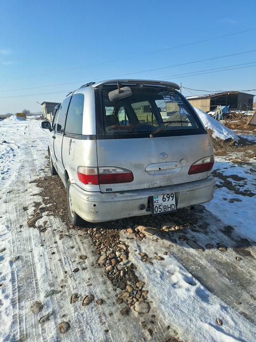 Тайота эстима люсида