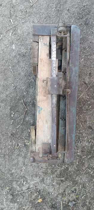 Весы старинные напольные