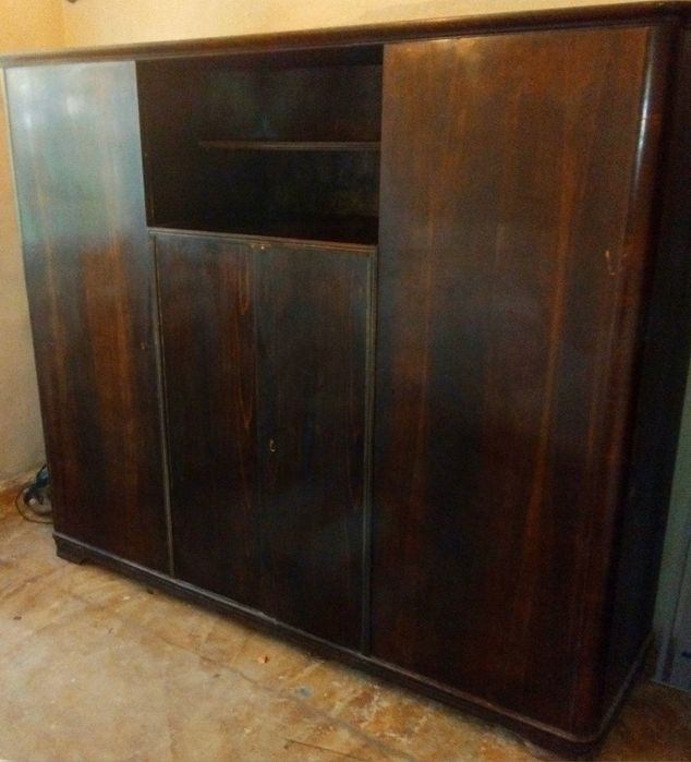 Vând lot  de mobilier vintage anii 50-60 plus cadru de fonta de la masina de cusut Singer Preț 1200 lei tot pachetul sau separat(detalii in descriere)