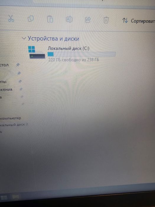 Продам современный ноутбук lenovo сумка мышка