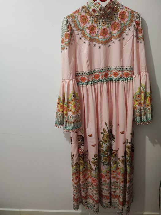 Rochie deosebita aproape noua