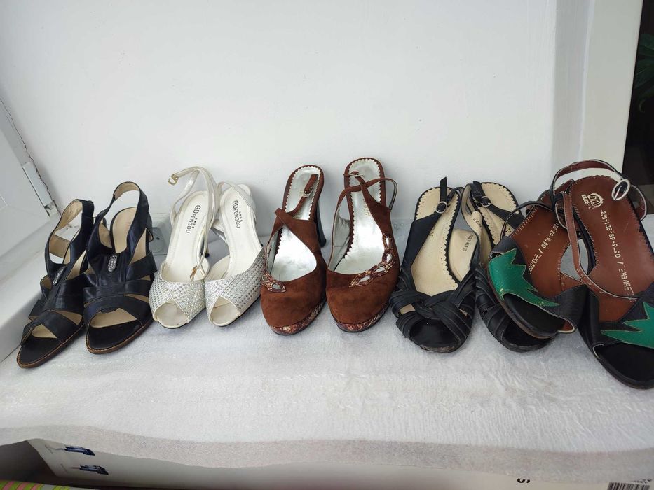 Обувь женская разная