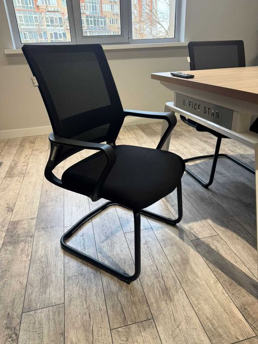 Стол для конференц зала и стулья