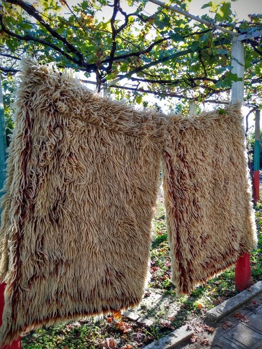 Губери 2 броя  Столове 6 броя