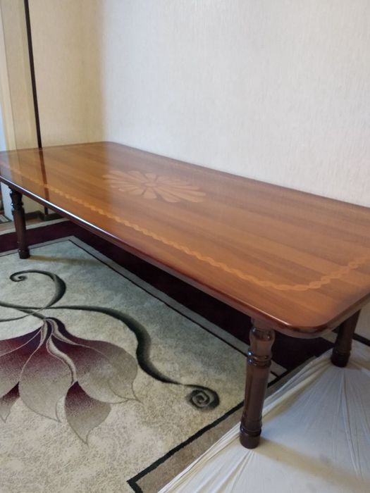 Катта размердаги стол 1,20*2,80 сотилади