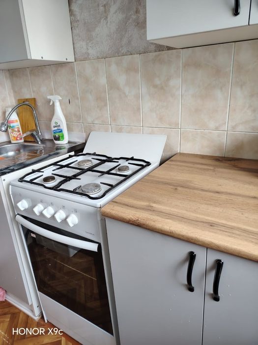 Продам газовую плиту недорого