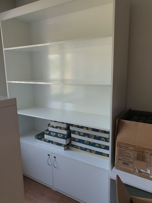 Продам стилажи,   витрины