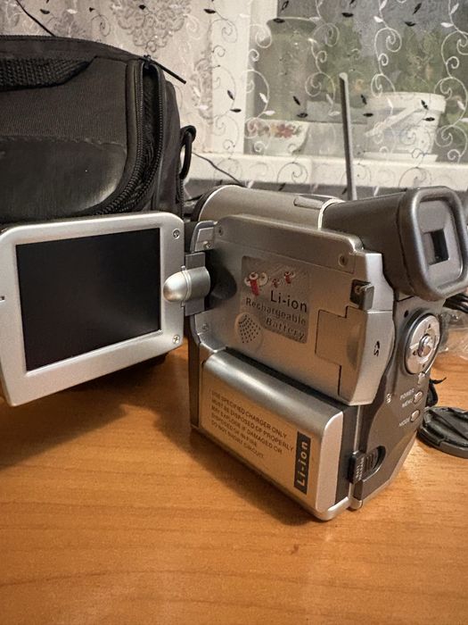 продам Sony DVX 801