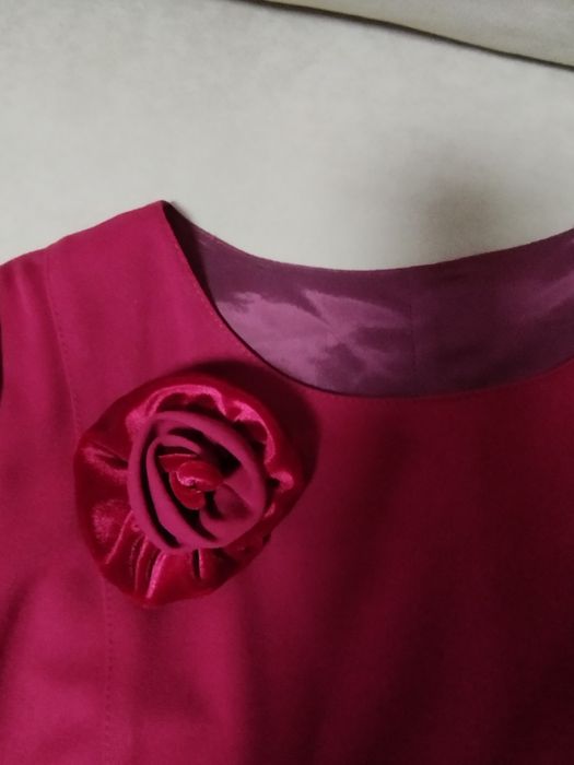 Официална рокля в червено, качествена изработка, "Галинел", размер 48.