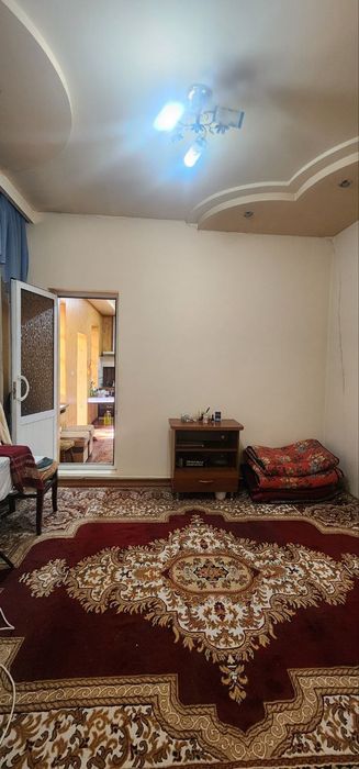 Охунбобоев 600м от Мечет 6.5сотка вдол дароги 6комнатная фасад 33м