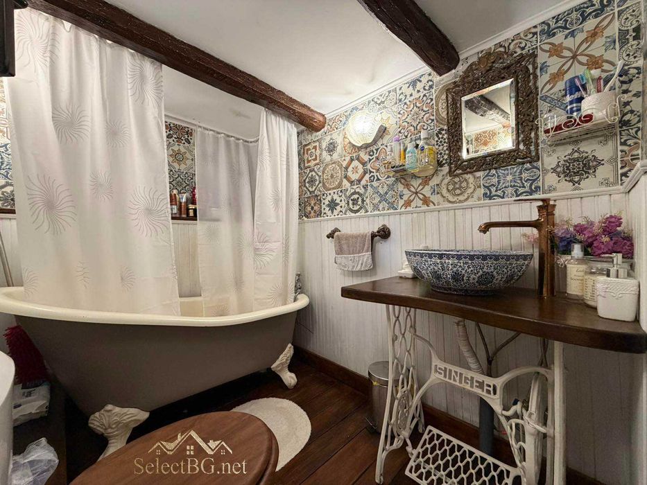 Реновирана къща в близко село до Велико Търново