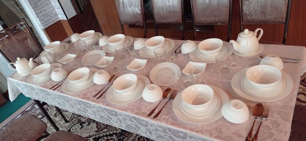 Tóy marosimlar uchun prokat stol stul, idish-tovoqlar