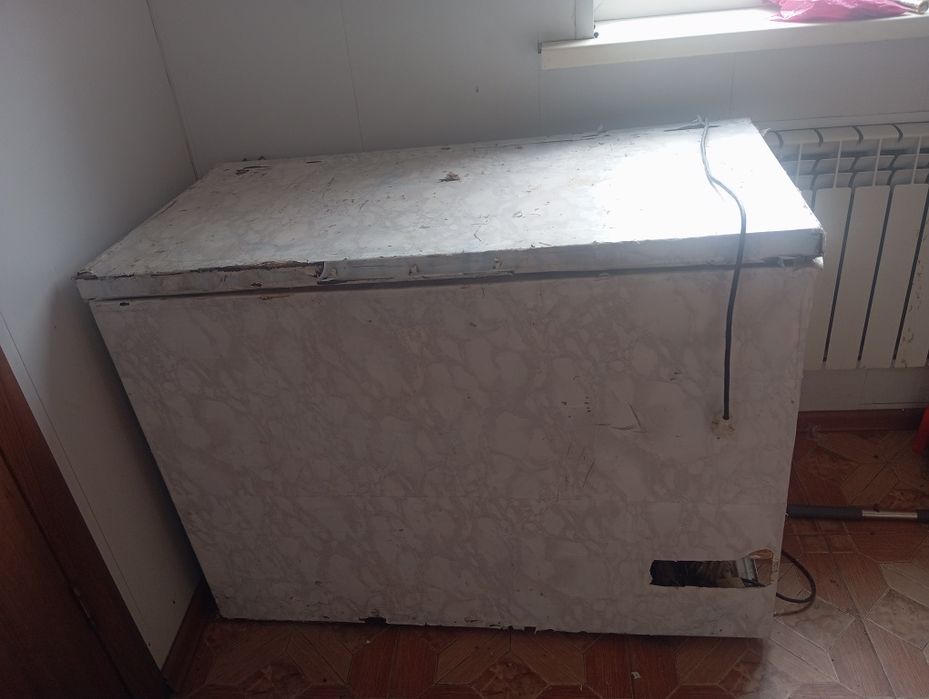 Продам морозильник работает