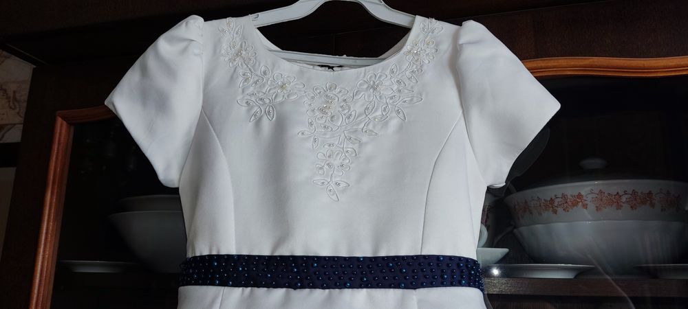 Платье торжественное для девочки 7-8 лет