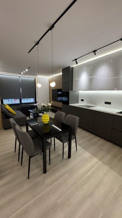 Дава се под наем Четиристаен апартамент в София, Център - 130 кв.м за 1649 € - Снимка #2