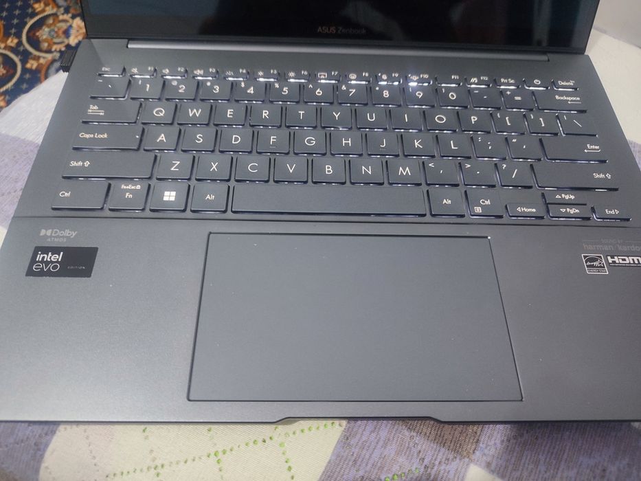 ASUS ZenBook 14 OLED